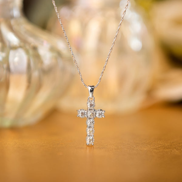 1/10 Cttw Diamond Cross Necklace in Sterling Silver